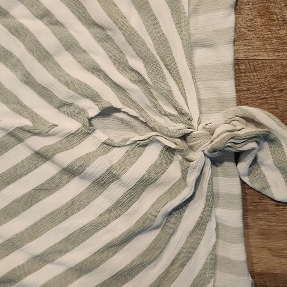 Faith and Joy Short Sleeve Womens Top Size L - Picture 2 of 4